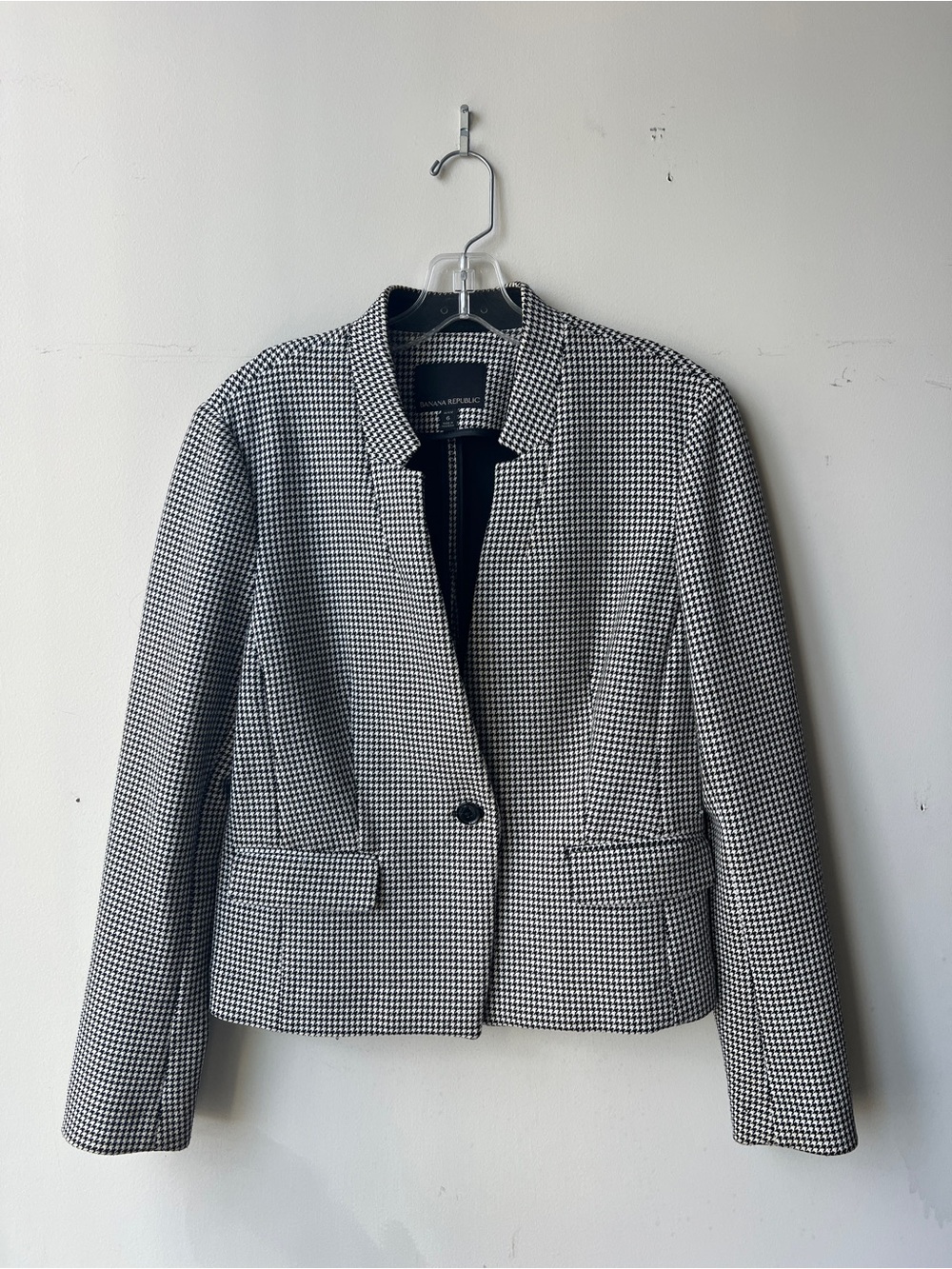 Banana Republic Black and White Houndstooth Blazer